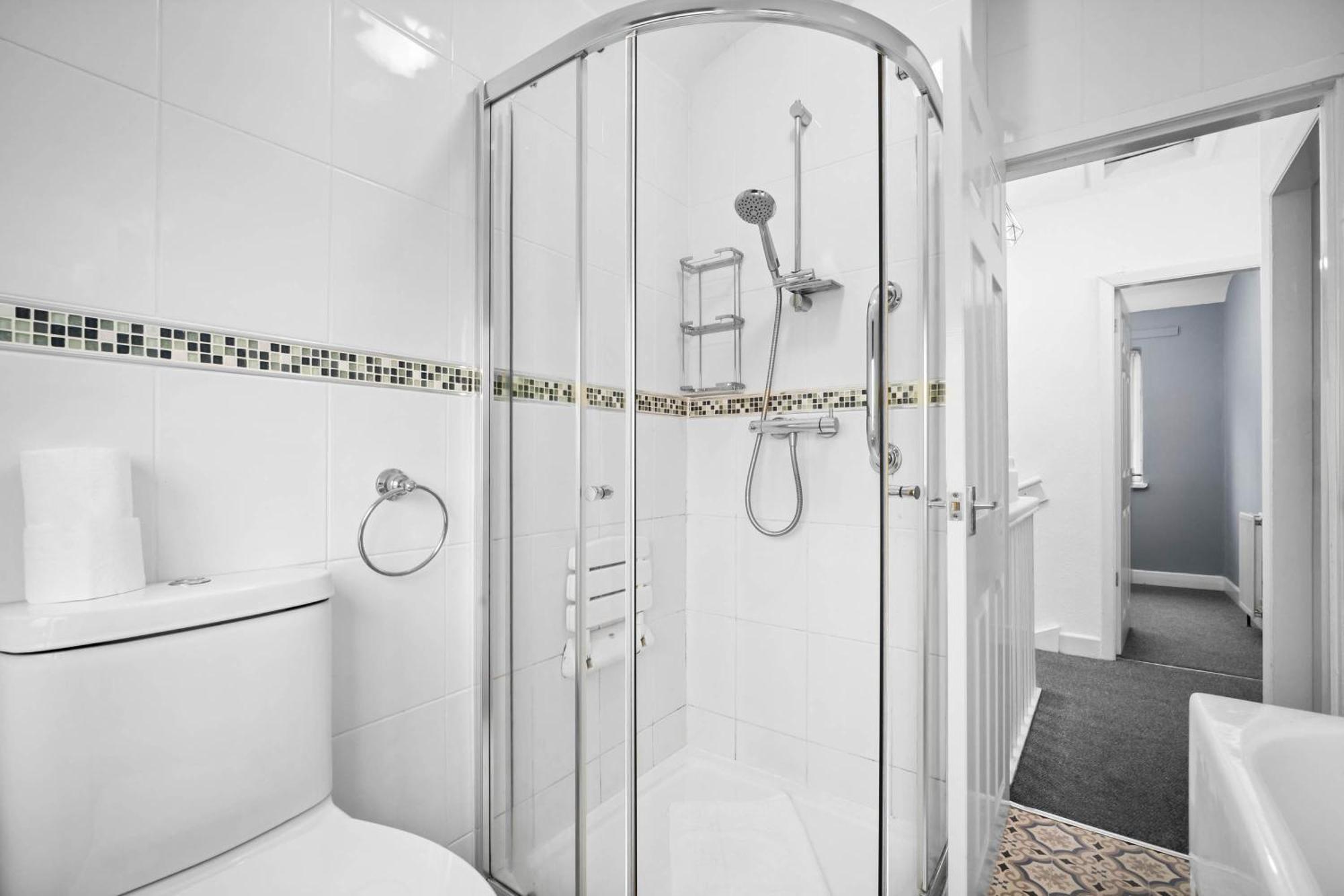 Stylish 3 Bedroom House - Parking - Garden - Great Barr - Netflix - Top Rated -121J Birmingham Esterno foto